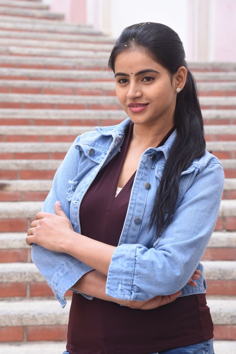 Naveena Reddy Latest Pics Stills