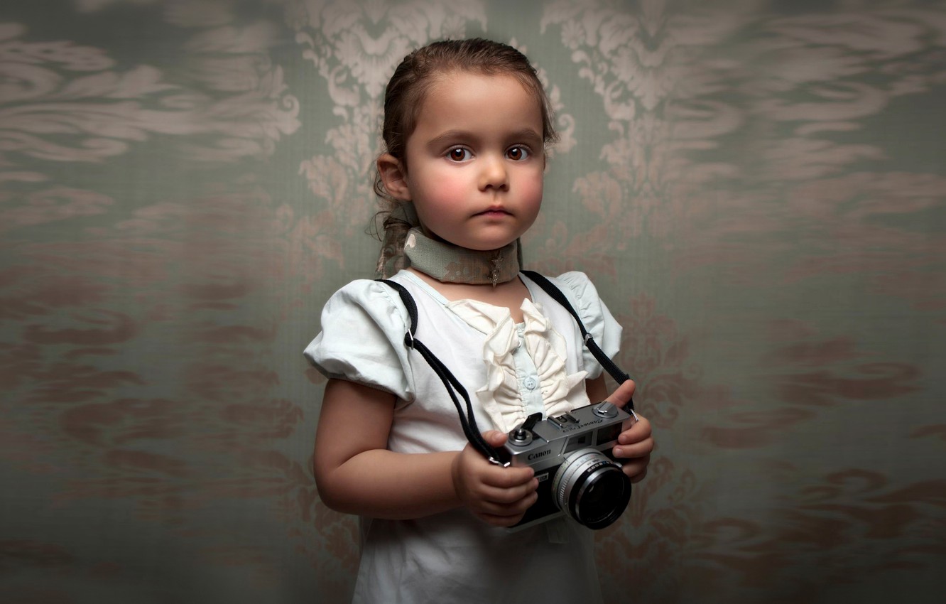 Wallpaper portrait, blur, the camera, girl, Retro Child image for desktop, section стиль