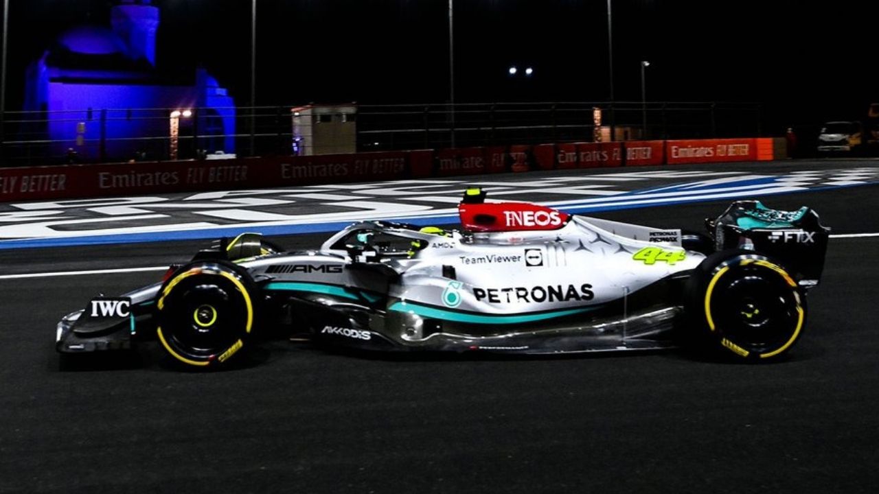 It's very difficult to answer that question– Mercedes doesn't know how fast they can be in 2022