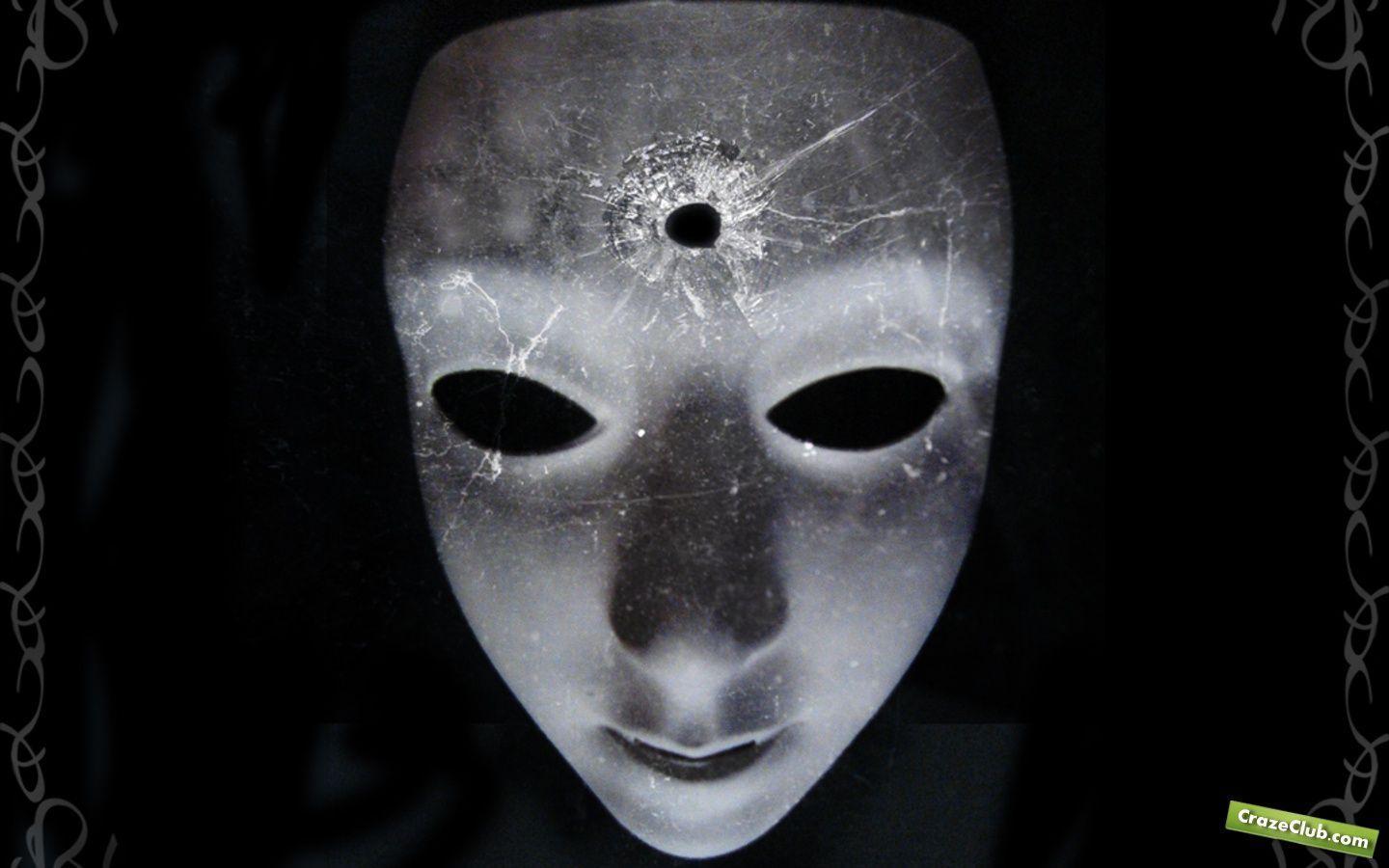 Creepy Mask Desktop Wallpaper