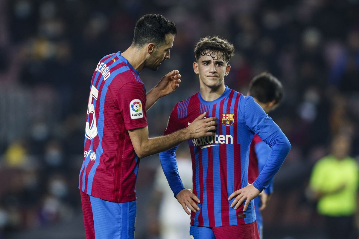 Busquets offers advice to Araujo and Gavi about Barcelona futures