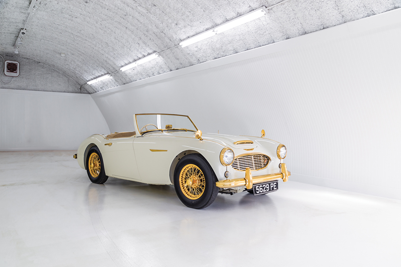 Image 1958 Austin Healey 100 6 Goldie Convertible Retro White