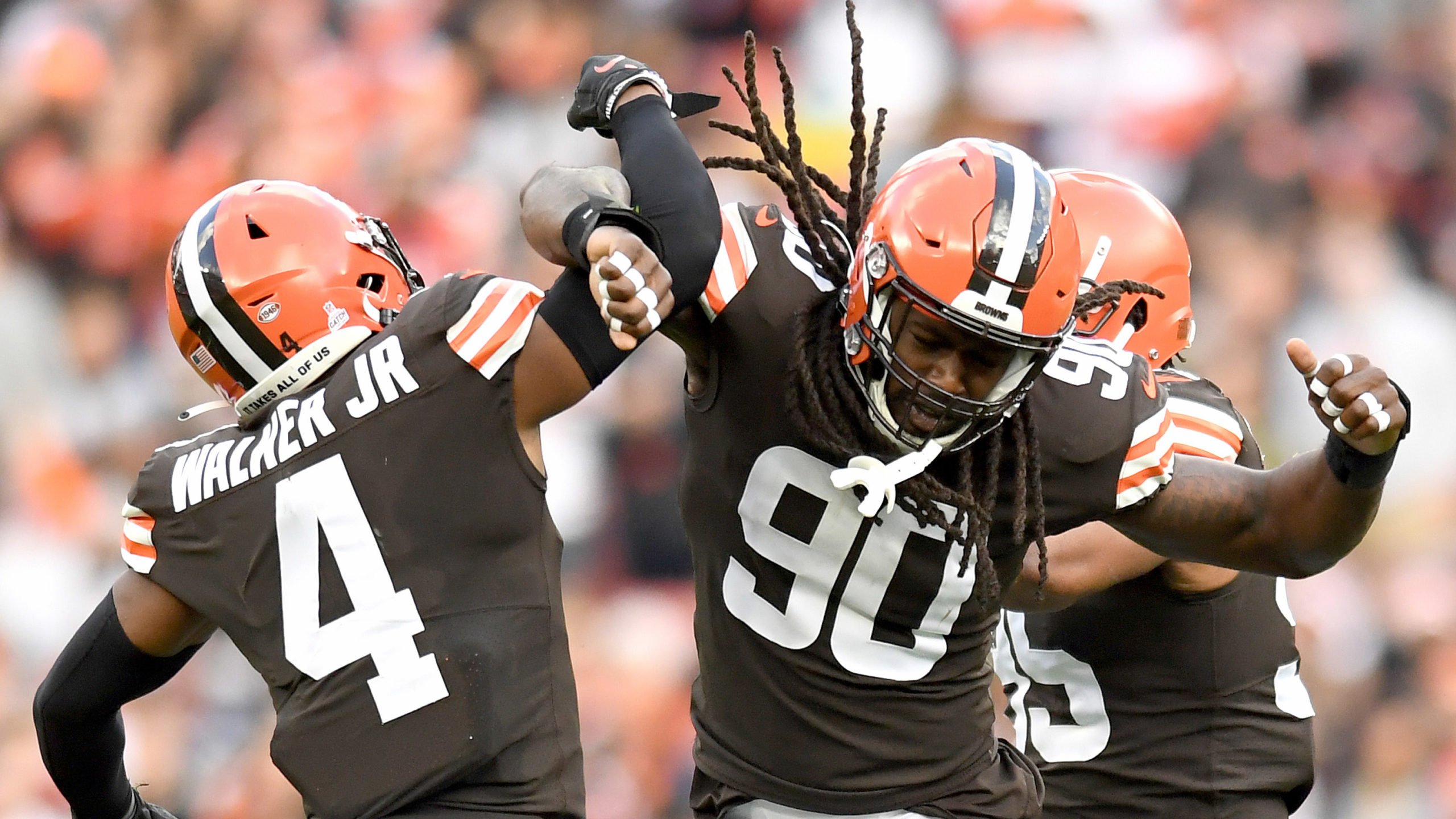 Jadeveon Clowney Says He Decided To Re Sign With Cleveland Browns To 'chase That Super Bowl'