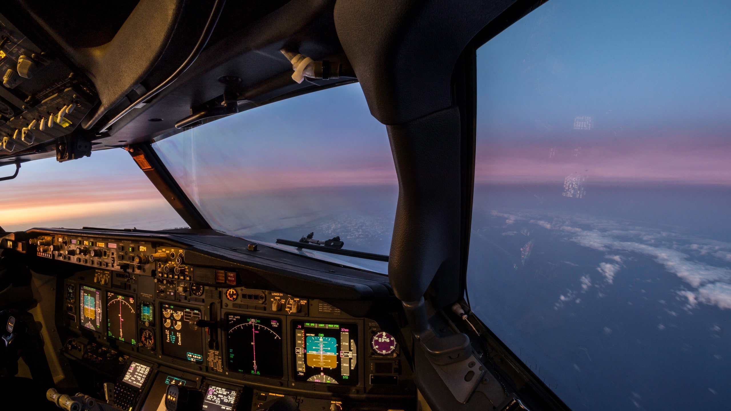 Is it Safe for Pilots to Take Photo from the Cockpit?. Condé Nast Traveler