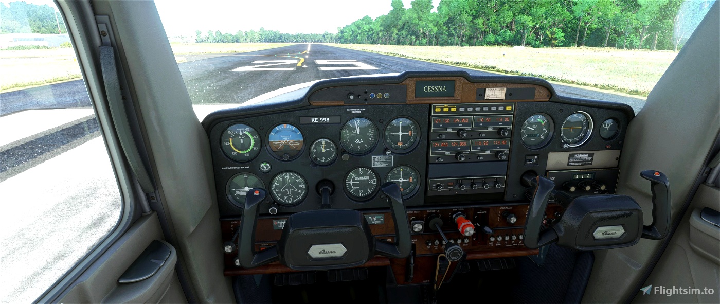Cessna C152 Dark & Worn Cockpit Microsoft Flight Simulator