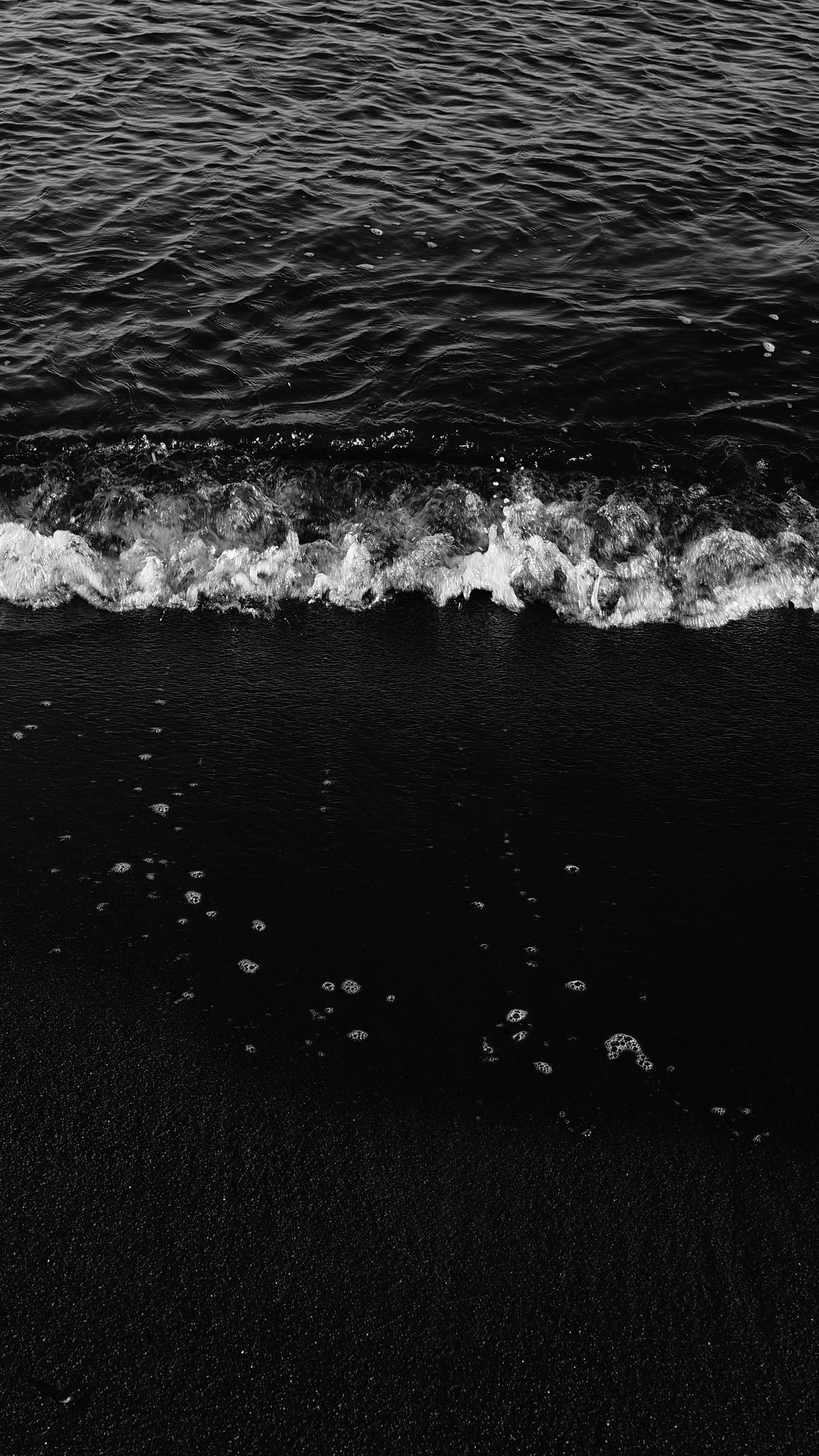 Download wallpaper 1350x2400 waves, bw, surf, foam, sand, dark, water, sea iphone 8+/7+/6s+/for parallax HD background