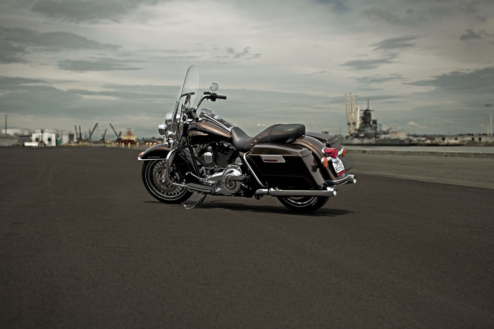 Harley Davidson FLHR Road King w wallpaperx1333