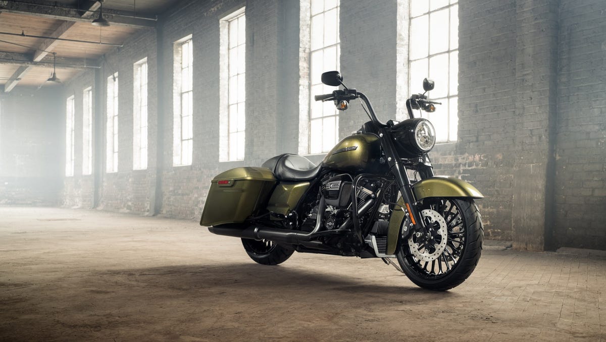 Photos: Harley Davidson Offers A New Road King Special