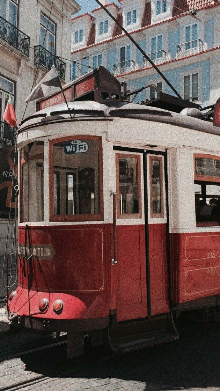 ᵖⁱⁿᵗᵉʳᵉˢᵗ. ʳᵒᵐᵃⁿᵗⁱᶜⁱˢᵉ ♡ Portugal, travel, aesthetic, love instagram, indie, vogue, grunge,. Fotografia de paisagem, Paisagem urbana fotografia, Ideias de viagem