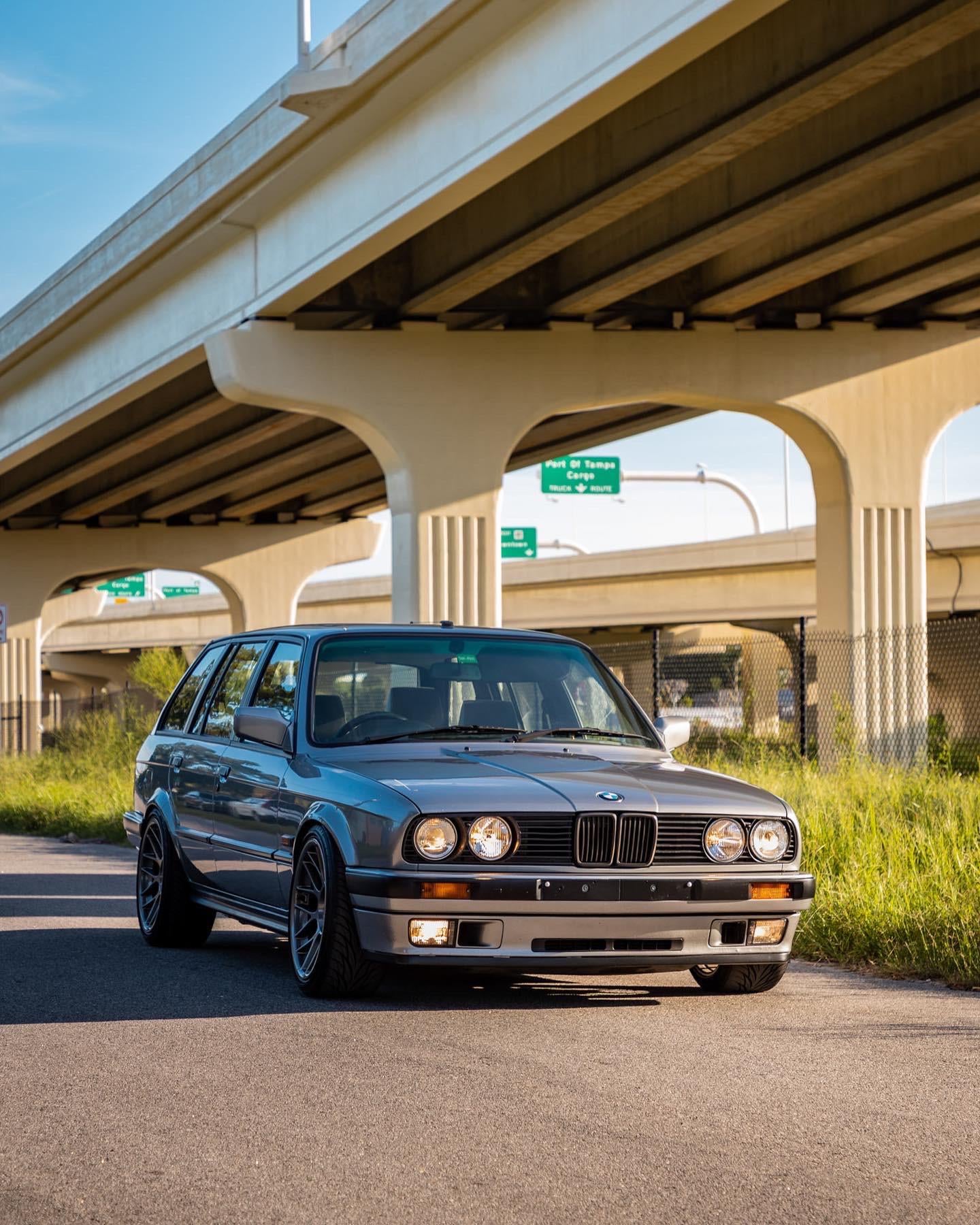 Some photo of my e30 touring