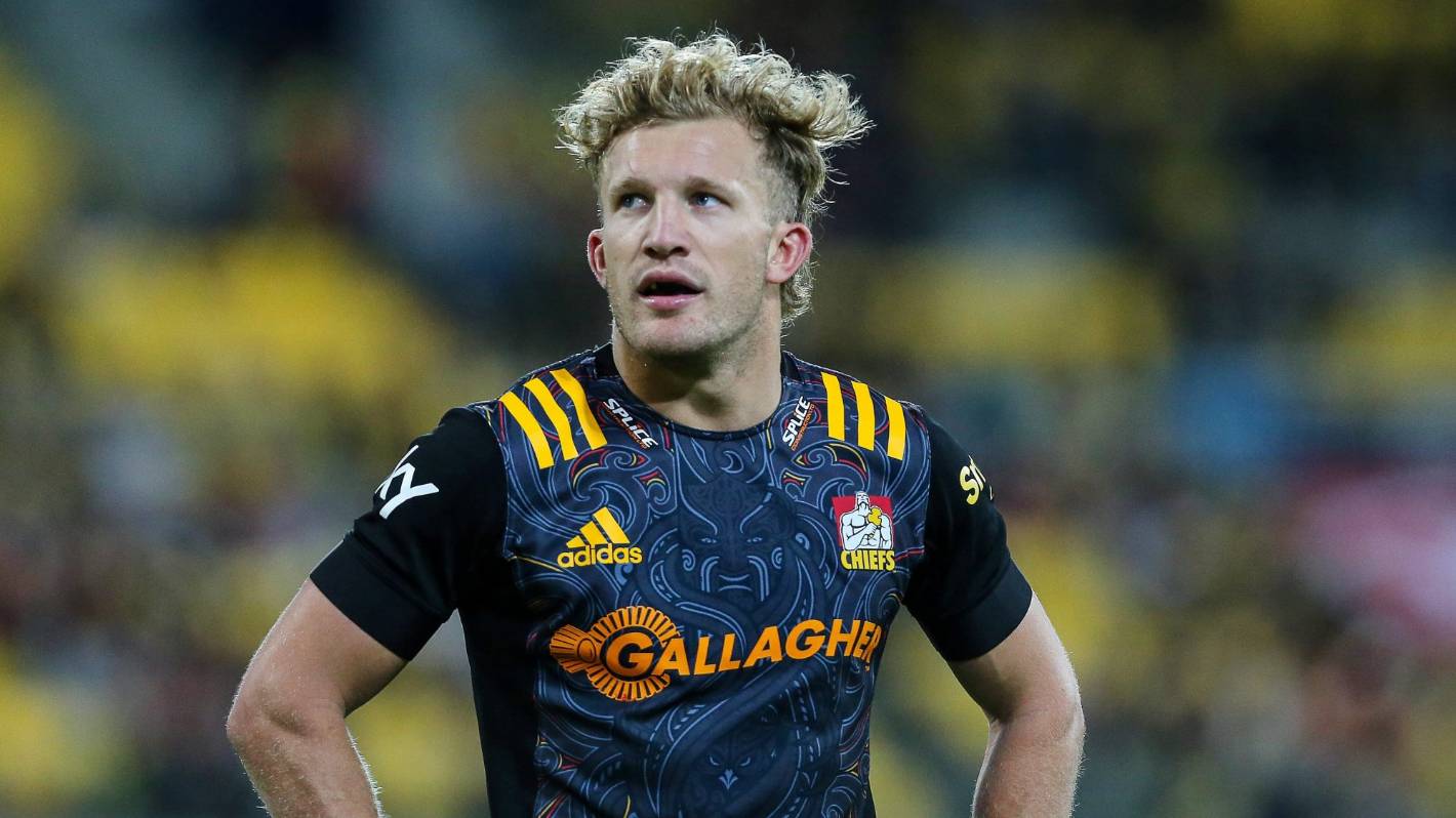 Super Rugby: Shock switch shift Damian McKenzie to No 10 for Crusaders clash