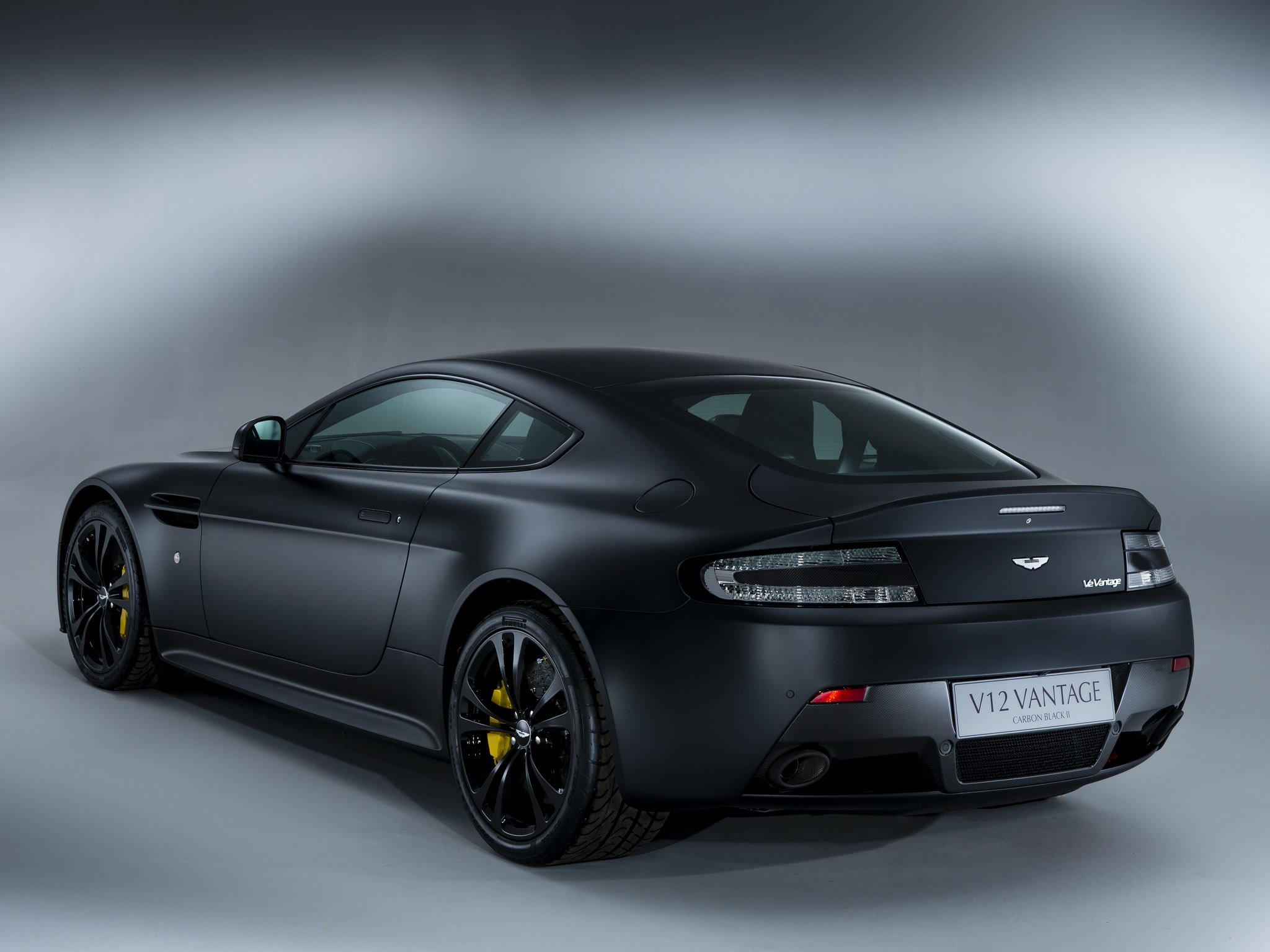 Aston Martin V12 Vantage Carbon Black sportcar gg wallpaperx1536
