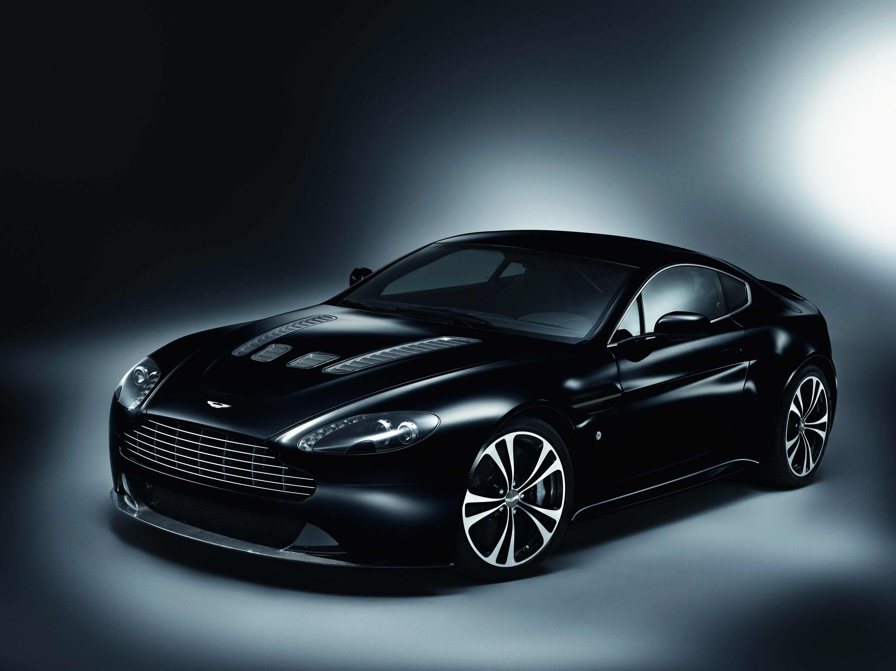 Vehicles Aston Martin V12 Vantage HD Wallpaper