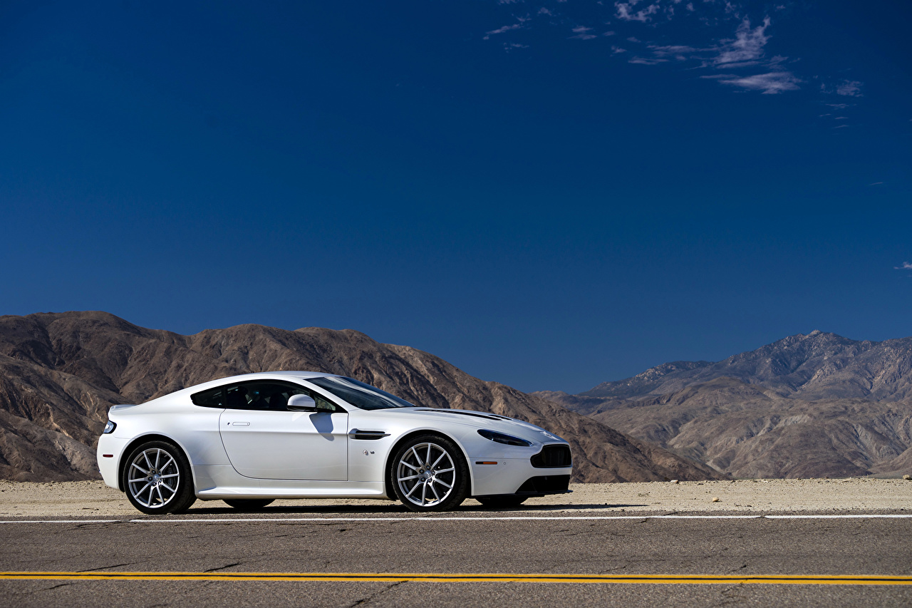 Photo Aston Martin 2013 V12 Vantage S White Nature Mountains Roads