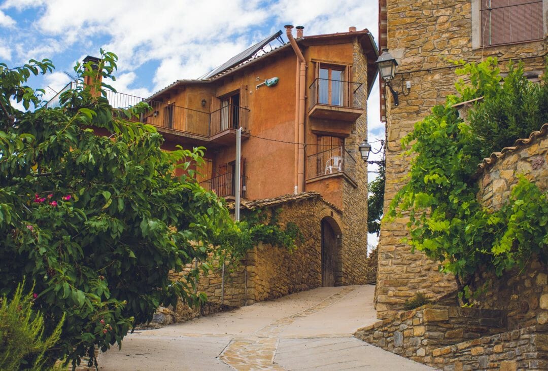 Mediterranean Catalunya Summer Holiday Spain Village Road Mountain Cobblestone Espaã±a / iPhone HD Wallpaper Background Download (png / jpg) (2022)