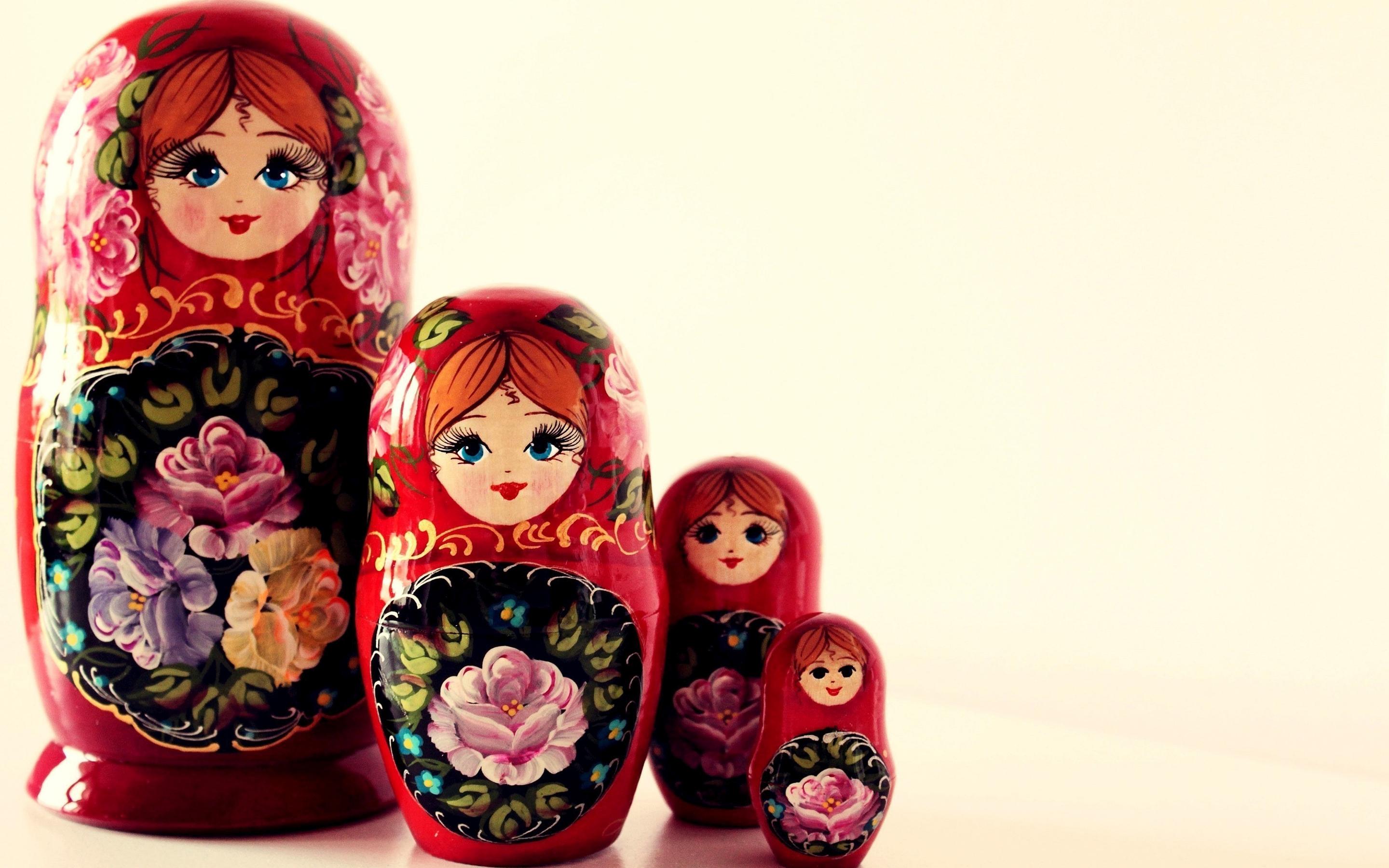 Russian Doll Wallpaper