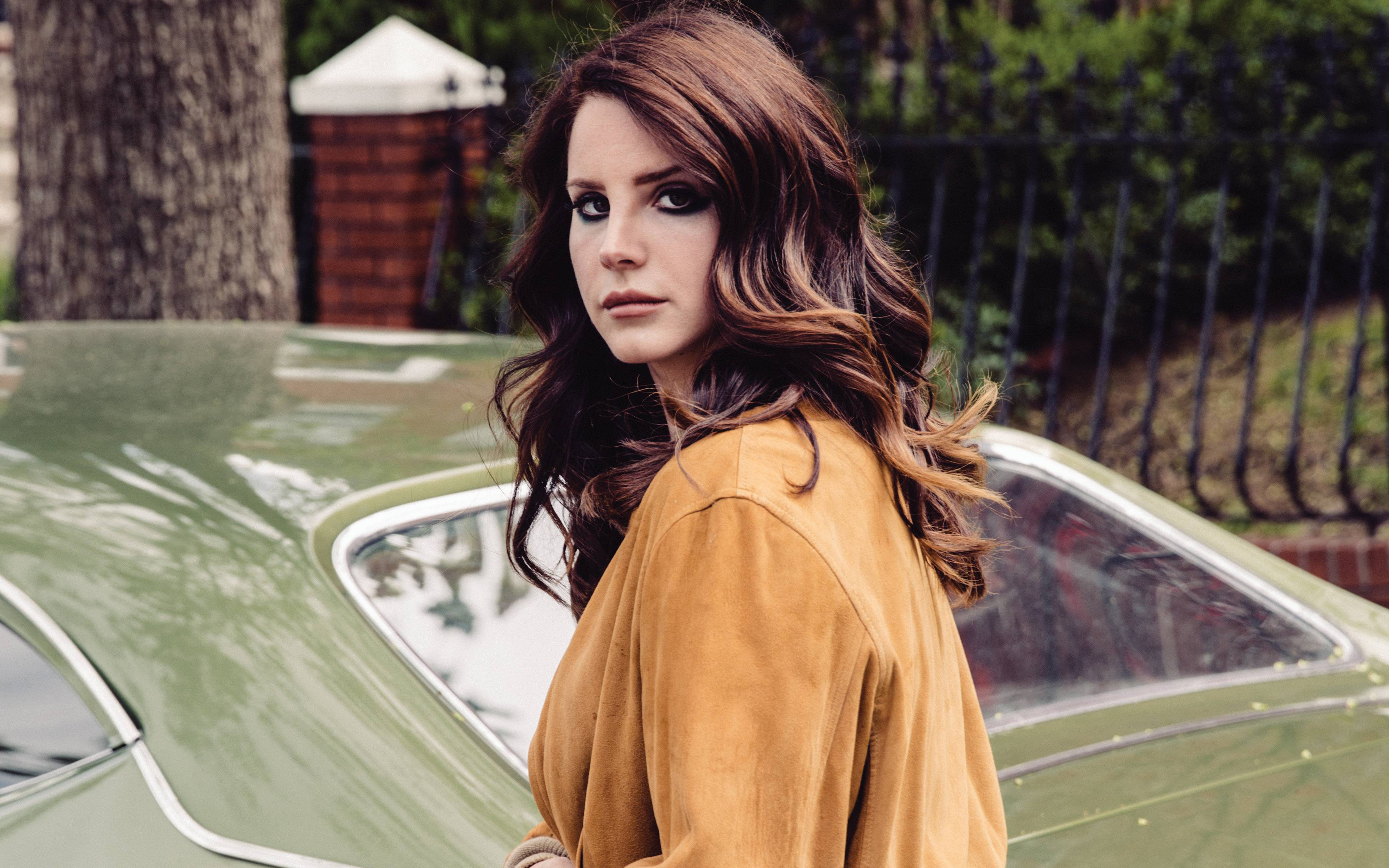 Download wallpaper Lana Del Rey, 4k, american singer, portrait, retro, beautiful woman for desktop with resolution 3840x2400. High Quality HD picture wallpaper