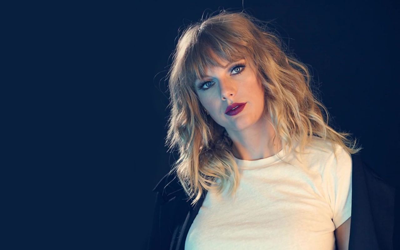 Latest Taylor Swift Lovely Wallpaper Collection