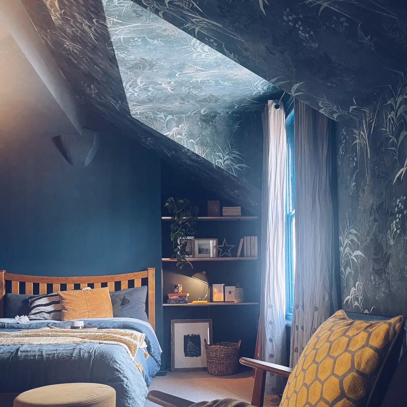 2022 Wallpaper Trends: How to Decorate with Vogue Patterns