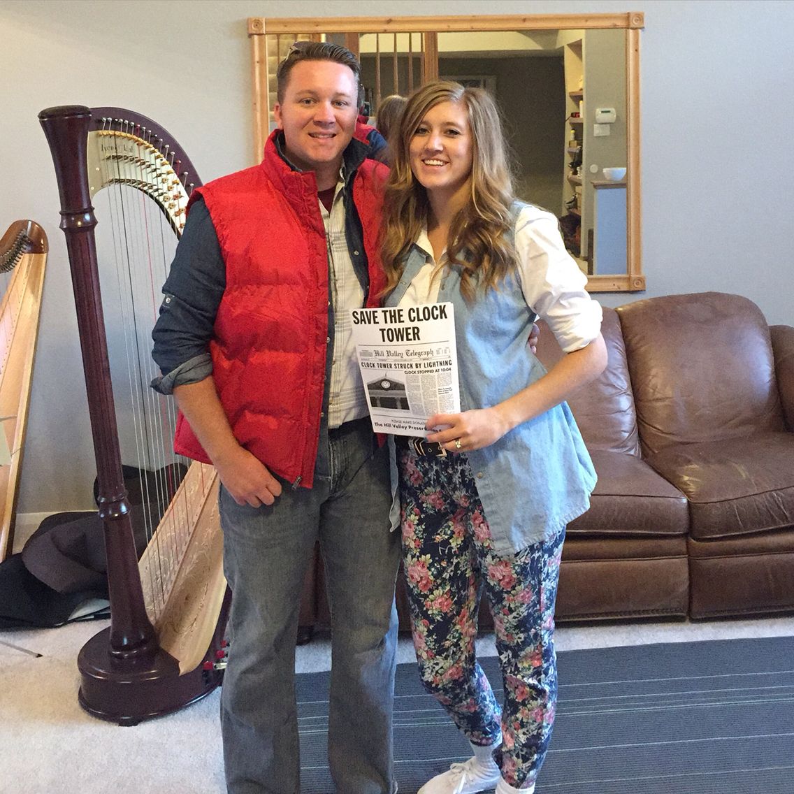Marty McFly and Jennifer Parker costume. Trendy halloween, 80's costume, Halloween customes