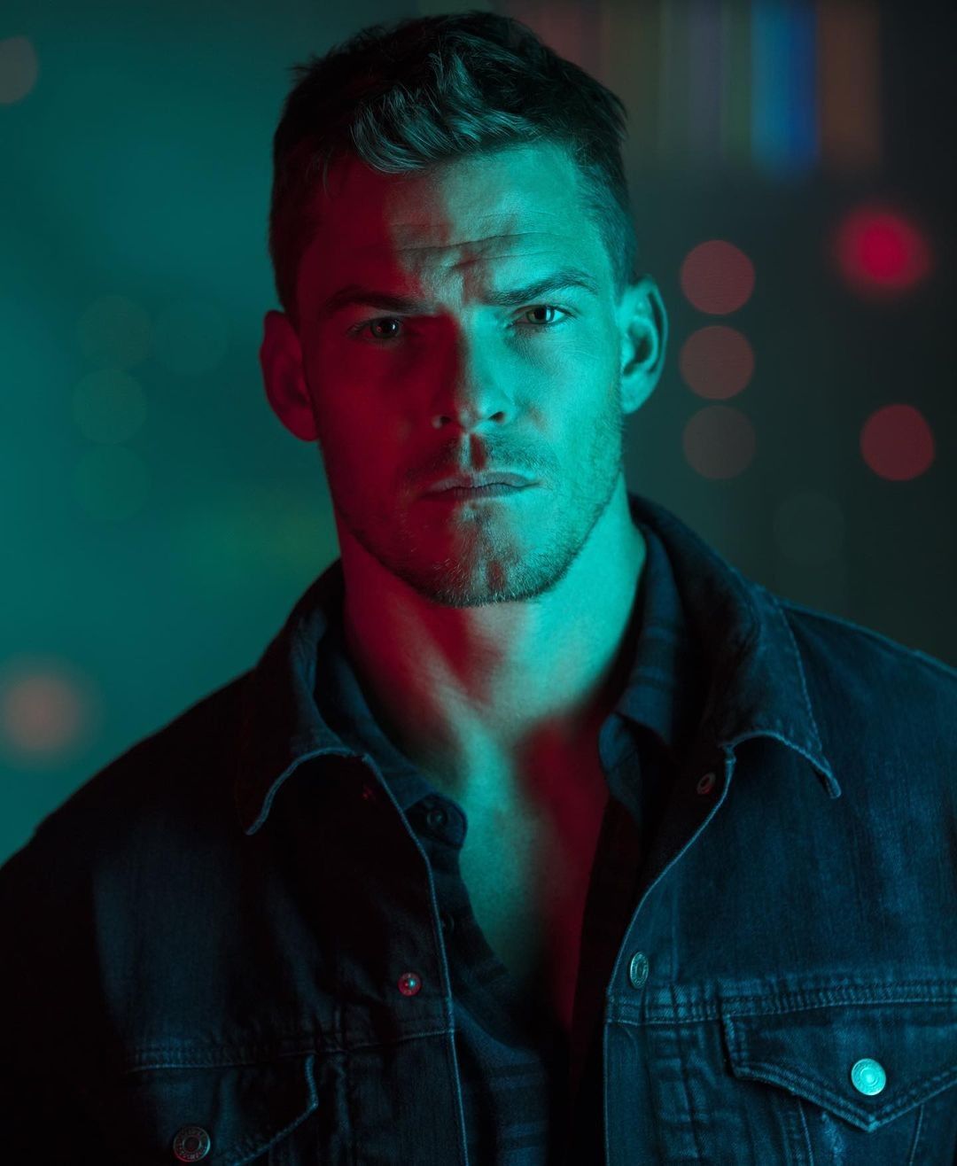 Alan Ritchson Wallpapers Wallpaper Cave