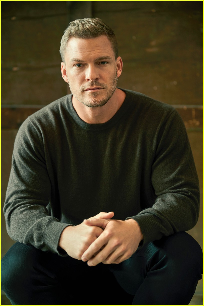 Alan Ritchson Wallpapers - Wallpaper Cave