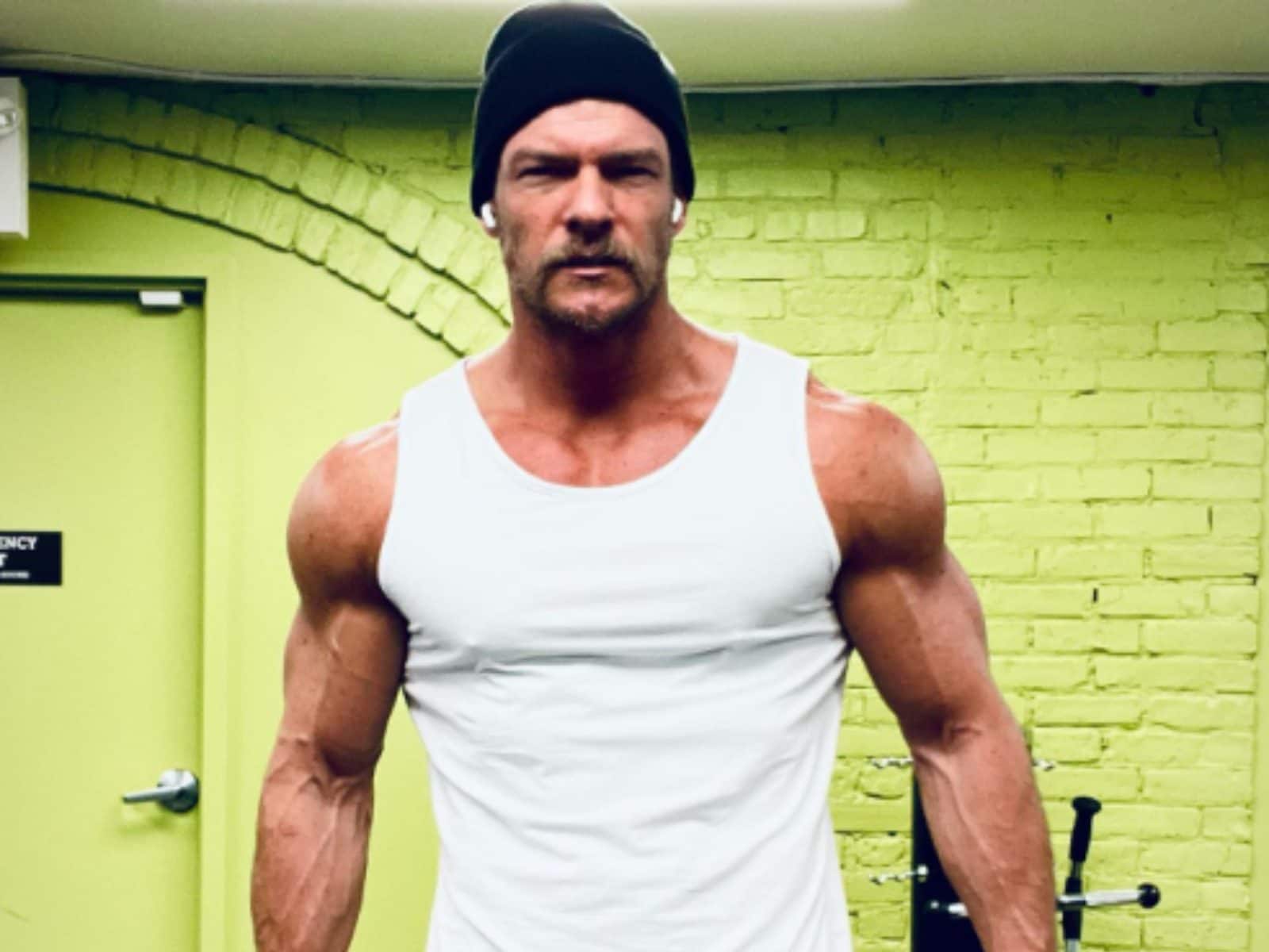 Alan Ritchson Wallpapers - Wallpaper Cave