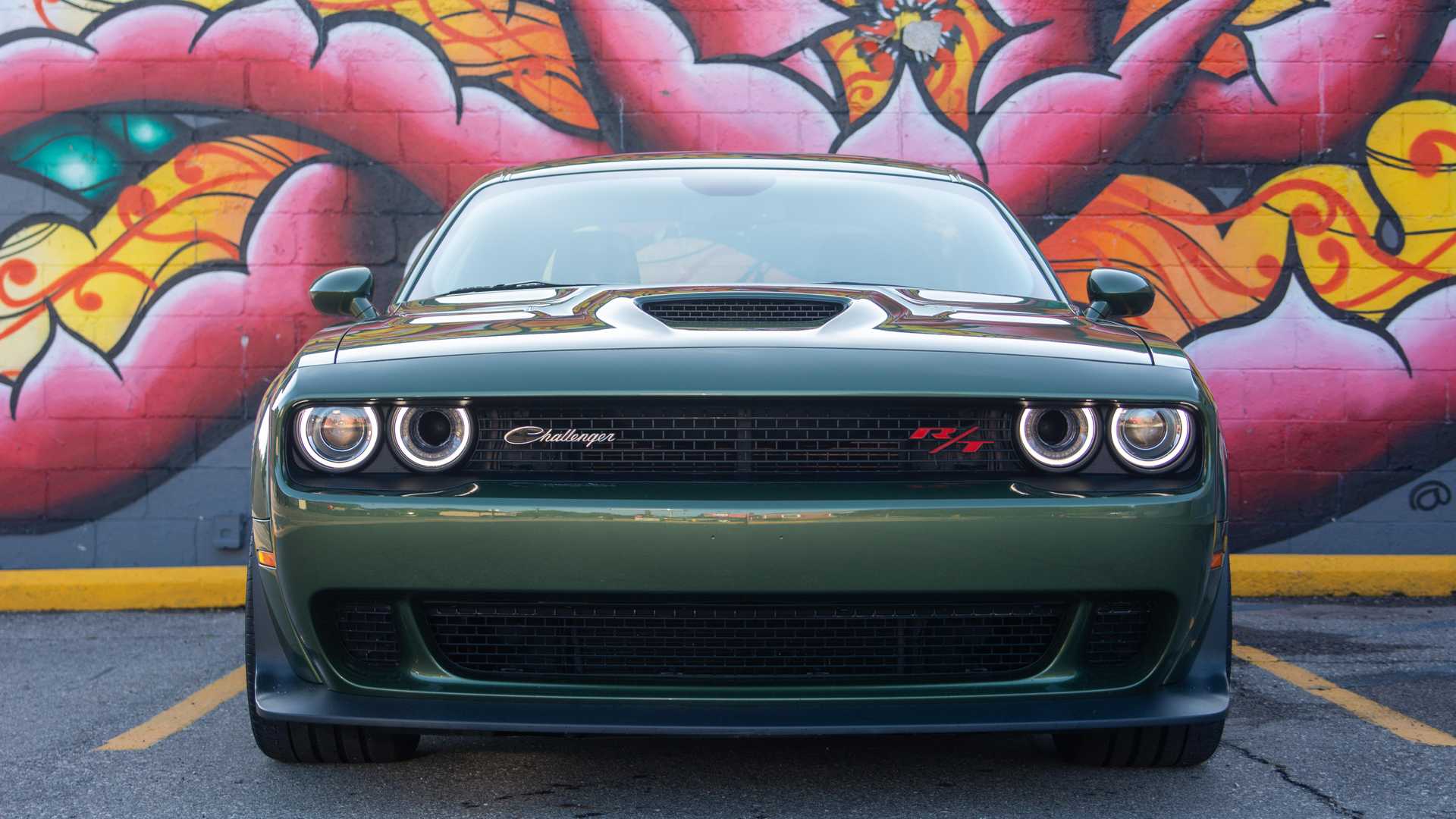 Watch Dodge Challenger Scat Pack Widebody Reach 174 MPH On Autobahn