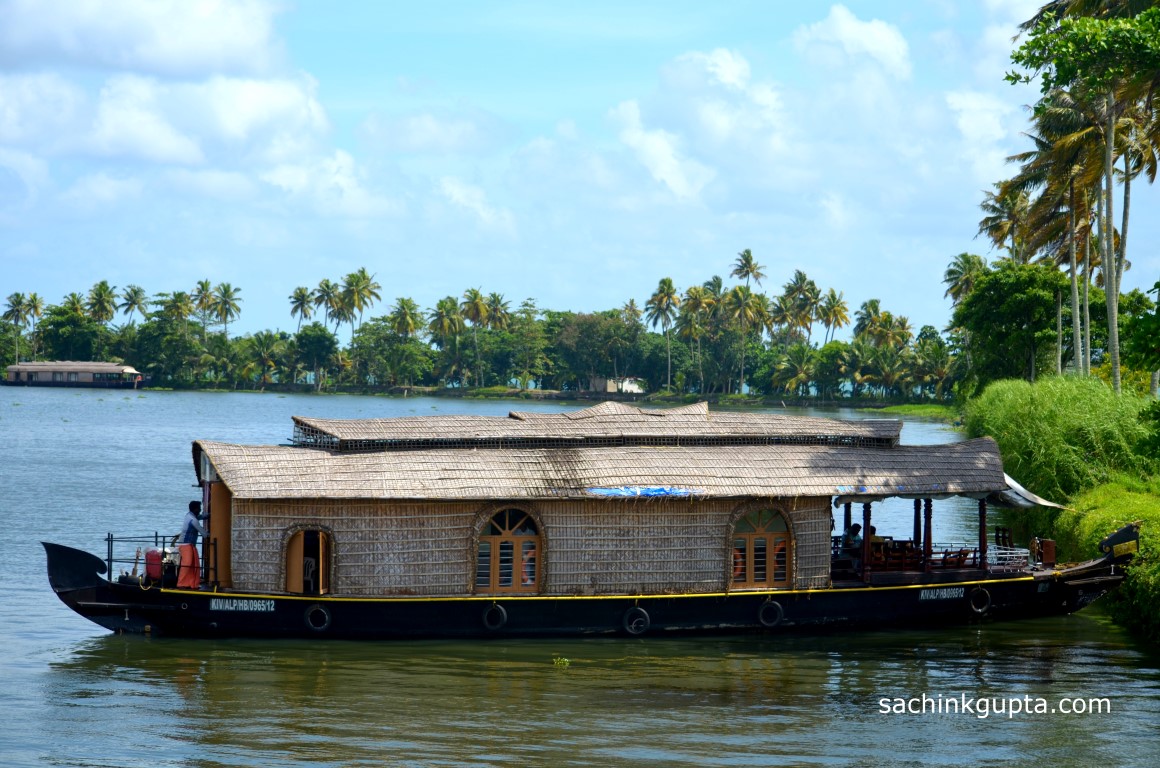 A trip to Alleppey Backwater Houseboat at Lake Vembanad, Allapuzha Kerala LENS (Like, Enjoy, Navigate, Share)