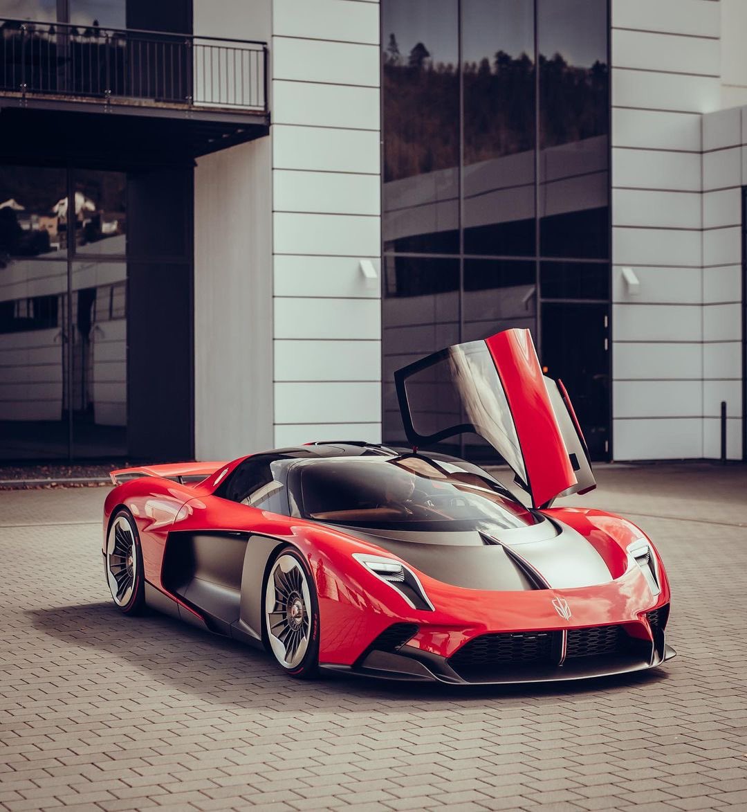 Form Trends are your thoughts on Walter de Silva's latest project by his eponymous design consultancy? It's called the Hongqi S9