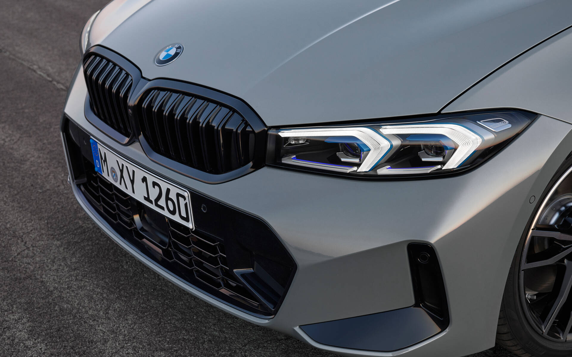 2023 BMW 3 Series is Refreshed and Given a Huge Display Car Guide