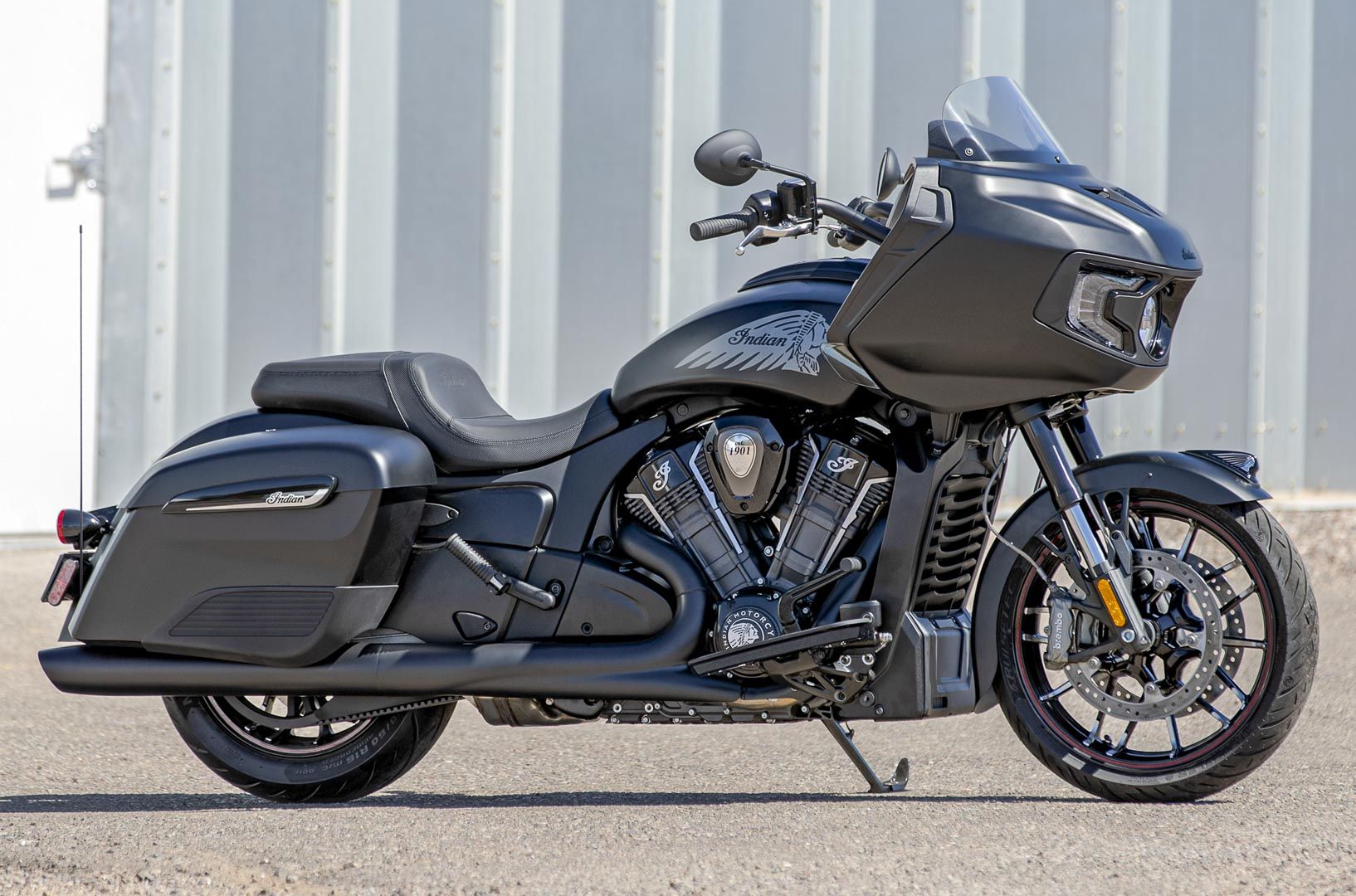 Indian Challenger Dark Horse. Indian motorbike, Vintage indian motorcycles, Indian motorcycle
