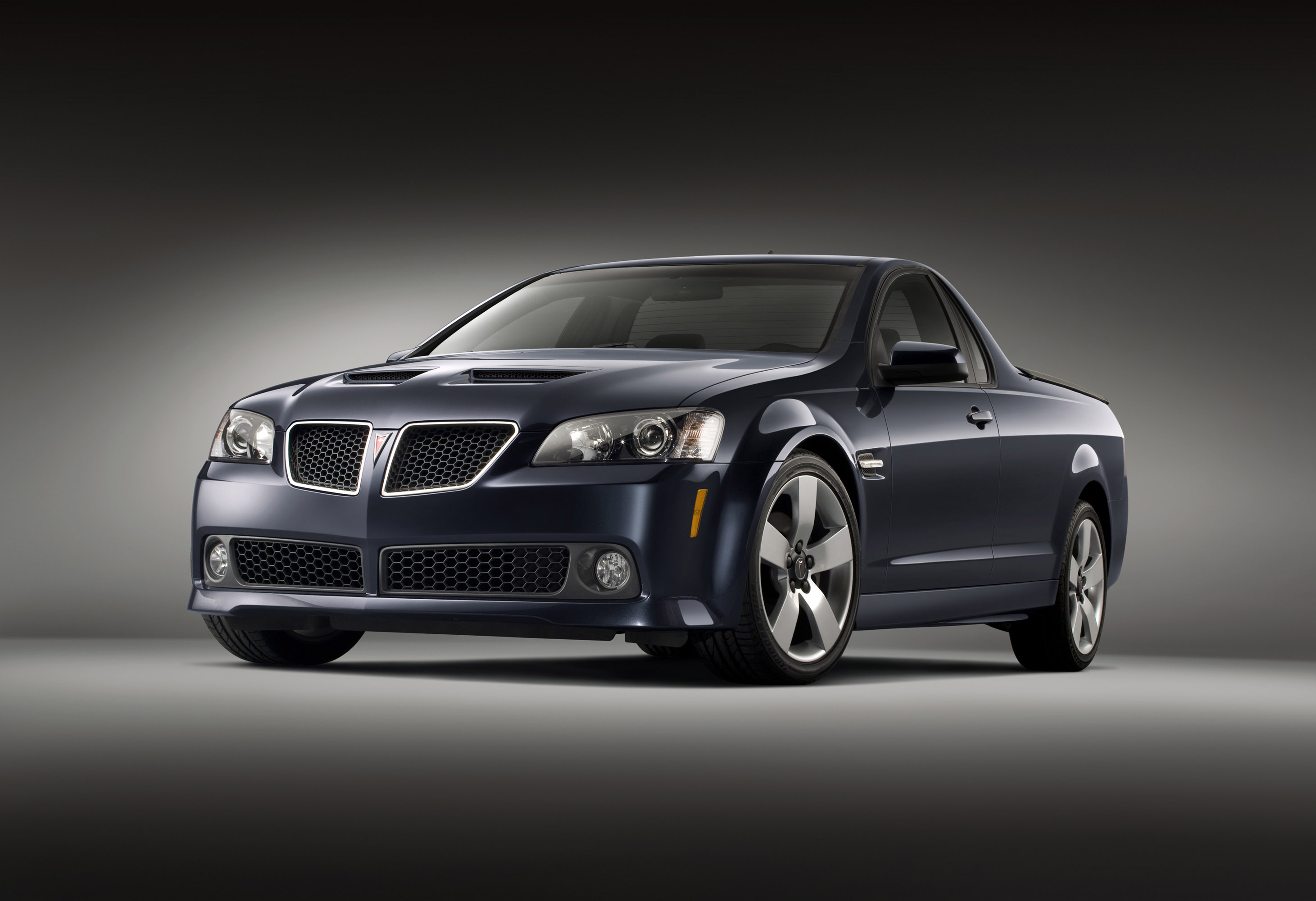 Pontiac G8 ST Picture 3 of 9