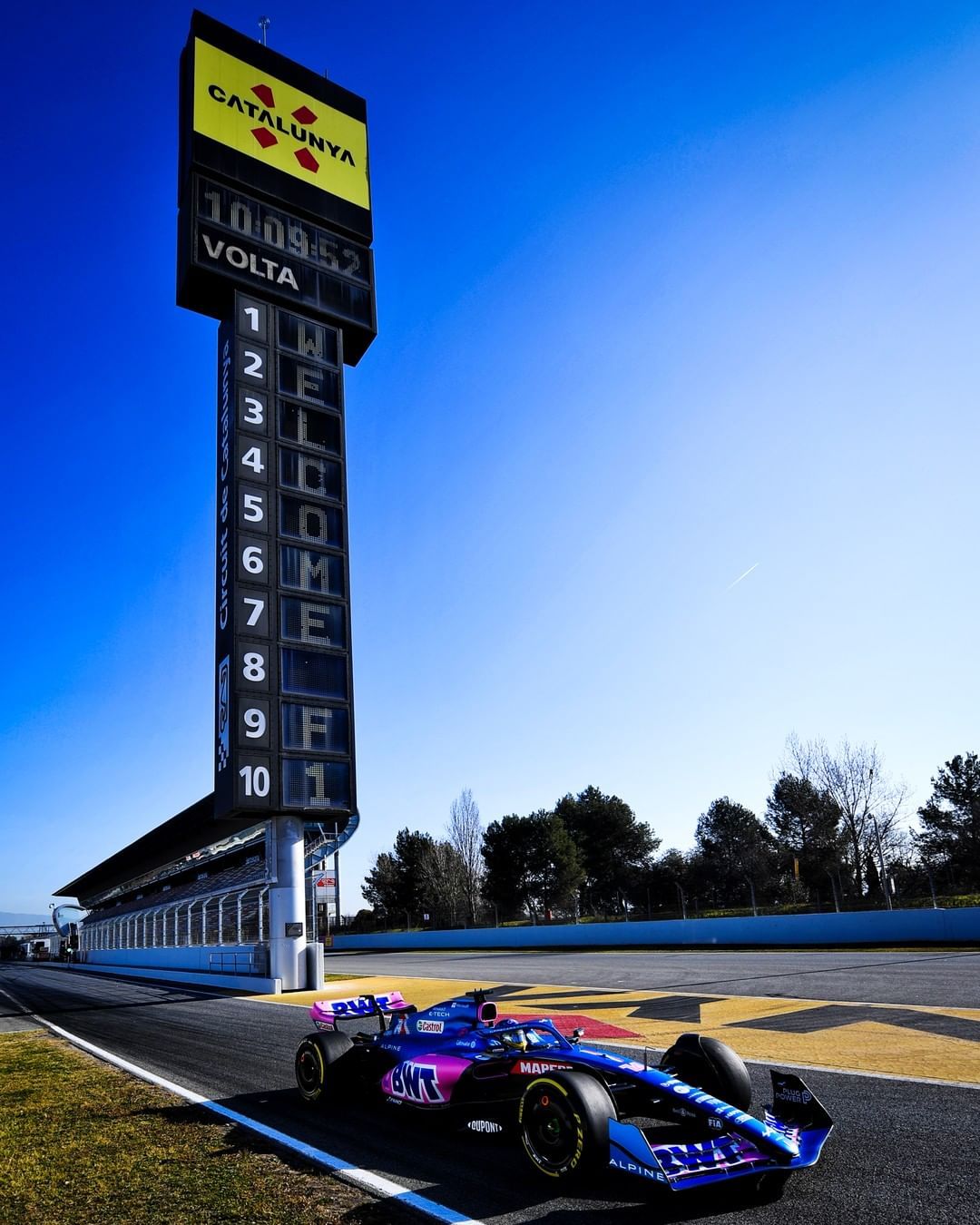BWT Alpine F1 Team on Instagram: “Tell us you're at #F1Testing without telling us you're at F1 testing. #Alpine #F1 #Formula1 #EstebanOcon #FernandoAlonso #EO3 em 2022