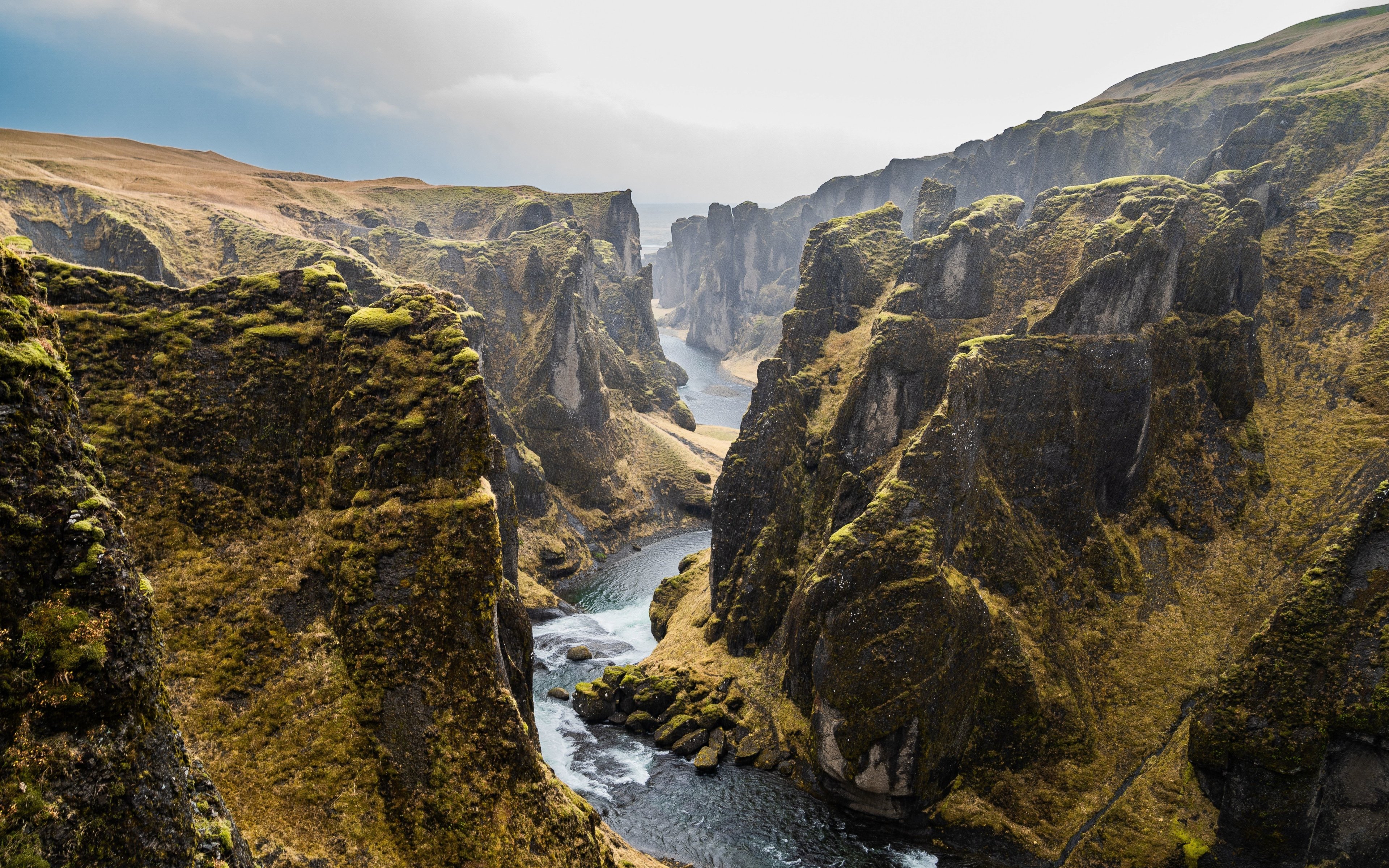 Download wallpaper 3840x2400 river, green landscape, nature, iceland 4k wallaper, 4k ultra HD 16:10 wallpaper, 3840x2400 HD background, 15024