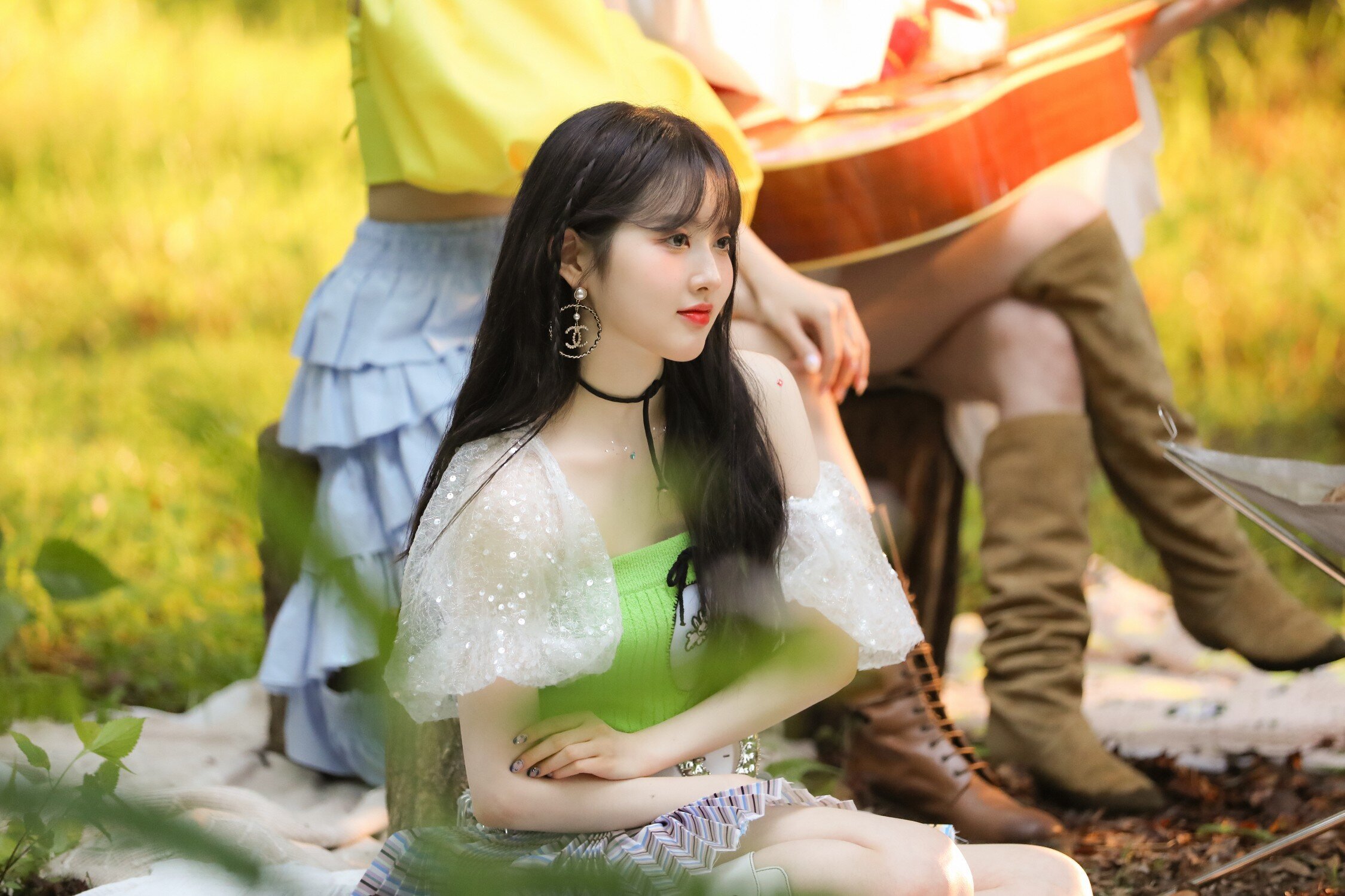 July 19, 2022 STAYC 'Beautiful Monster' MV Behind