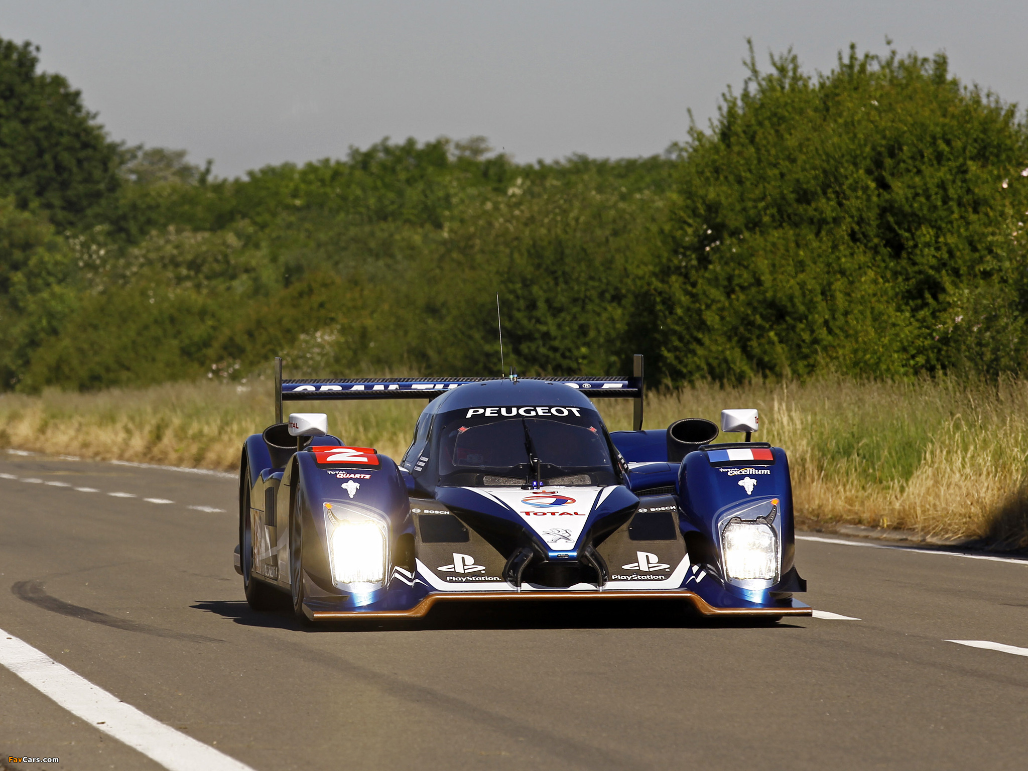 Peugeot 908 HDi FAP 2010 wallpaper (2048x1536)