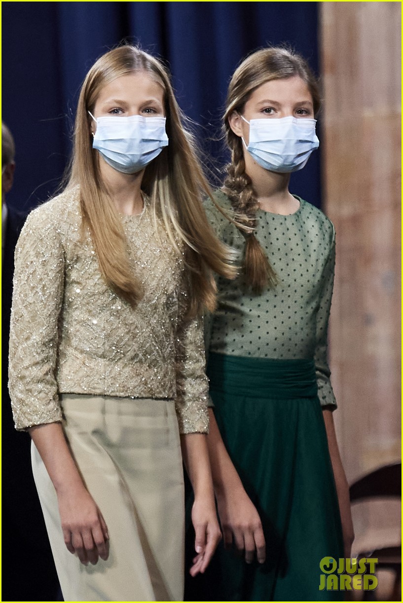 Spain's Princess Leonor Masks Up For Her Namesake Awards with Sister, Princess Sofia: Photo 1300167. Princess Leonor, Princess Sofia, Royals Picture. Just Jared Jr
