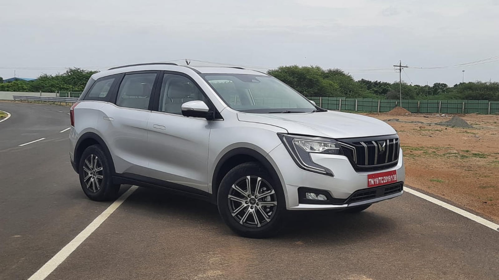 In Pics: Mahindra XUV700 SUV: Detailed Image Gallery of Design, Features and More