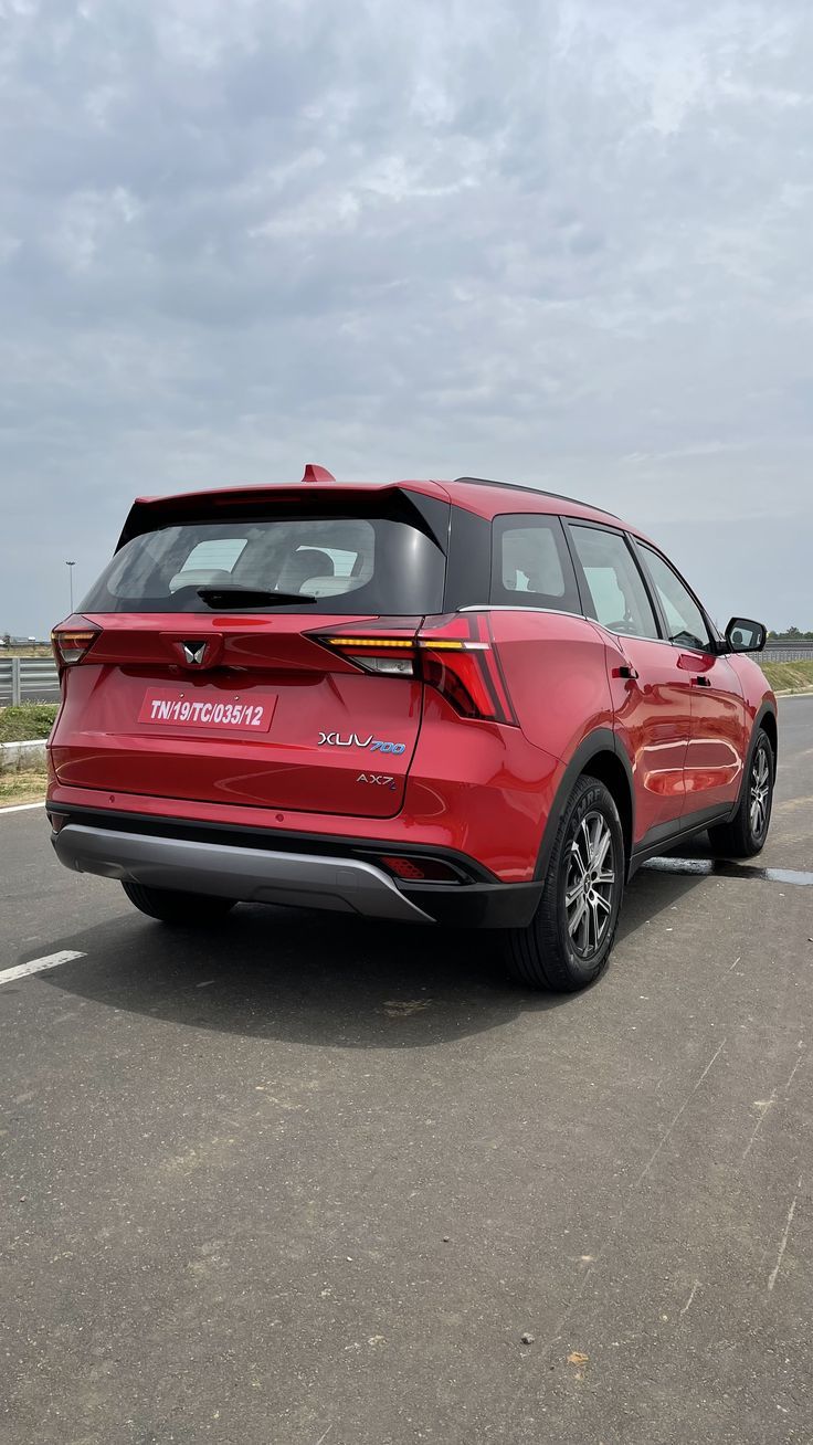 Mahindra XUV700 AX7 L AWD Adrenox ₹23 Lakh. Real Life Review