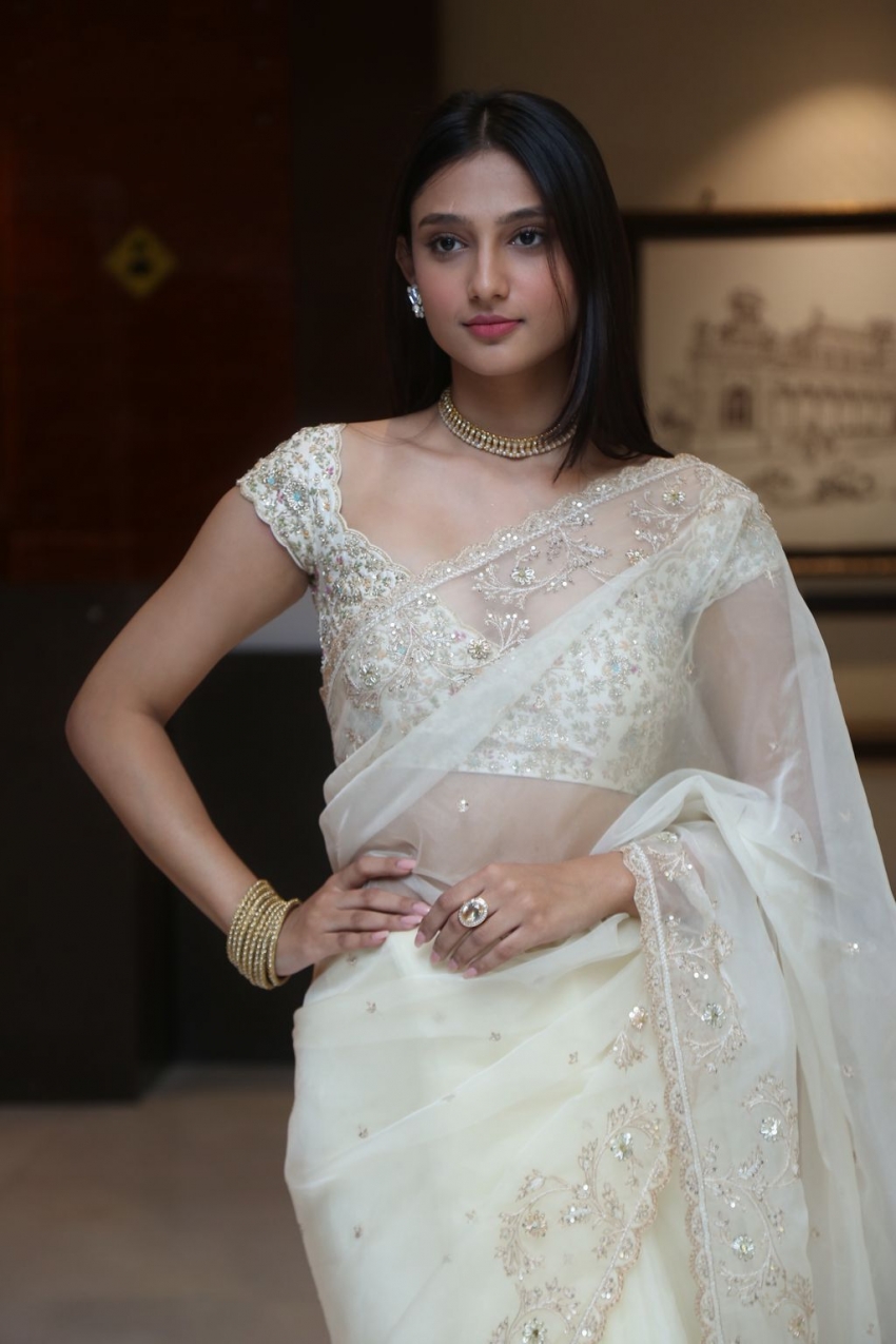 Ritika Nayak Photo [HD]: Latest Image, Picture, Stills of Ritika Nayak