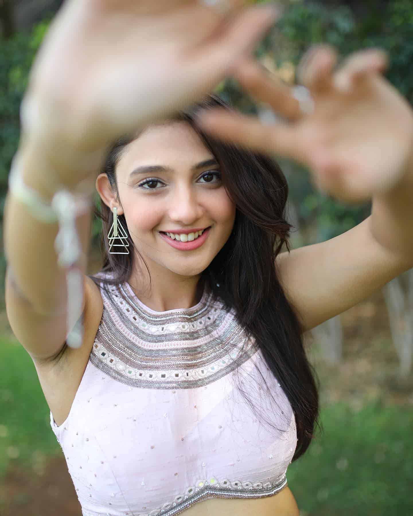 AVAK Fame Ritika Nayak Trendy Pics