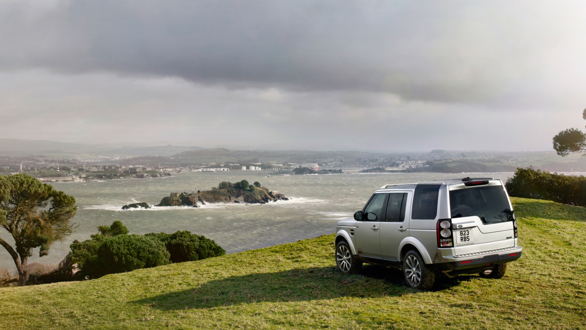 Land Rover Discovery XXV HD Wallpaper