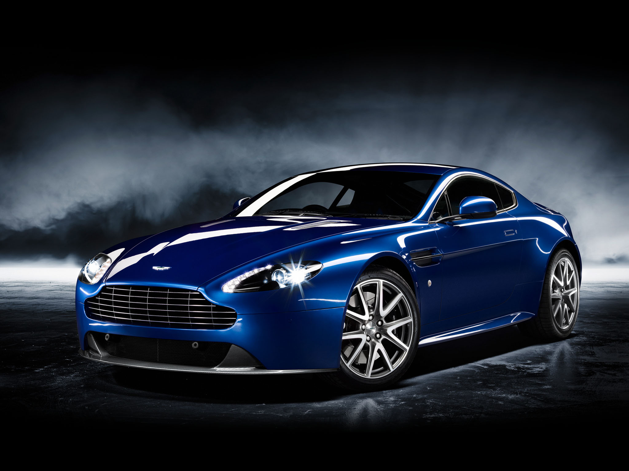 Aston Martin V8 Vantage S HD Wallpaper and Background