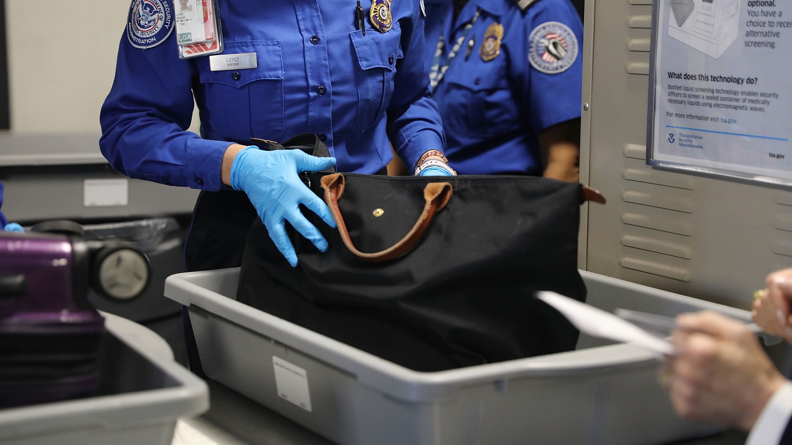 Record number of guns found at U.S. airports in 2021