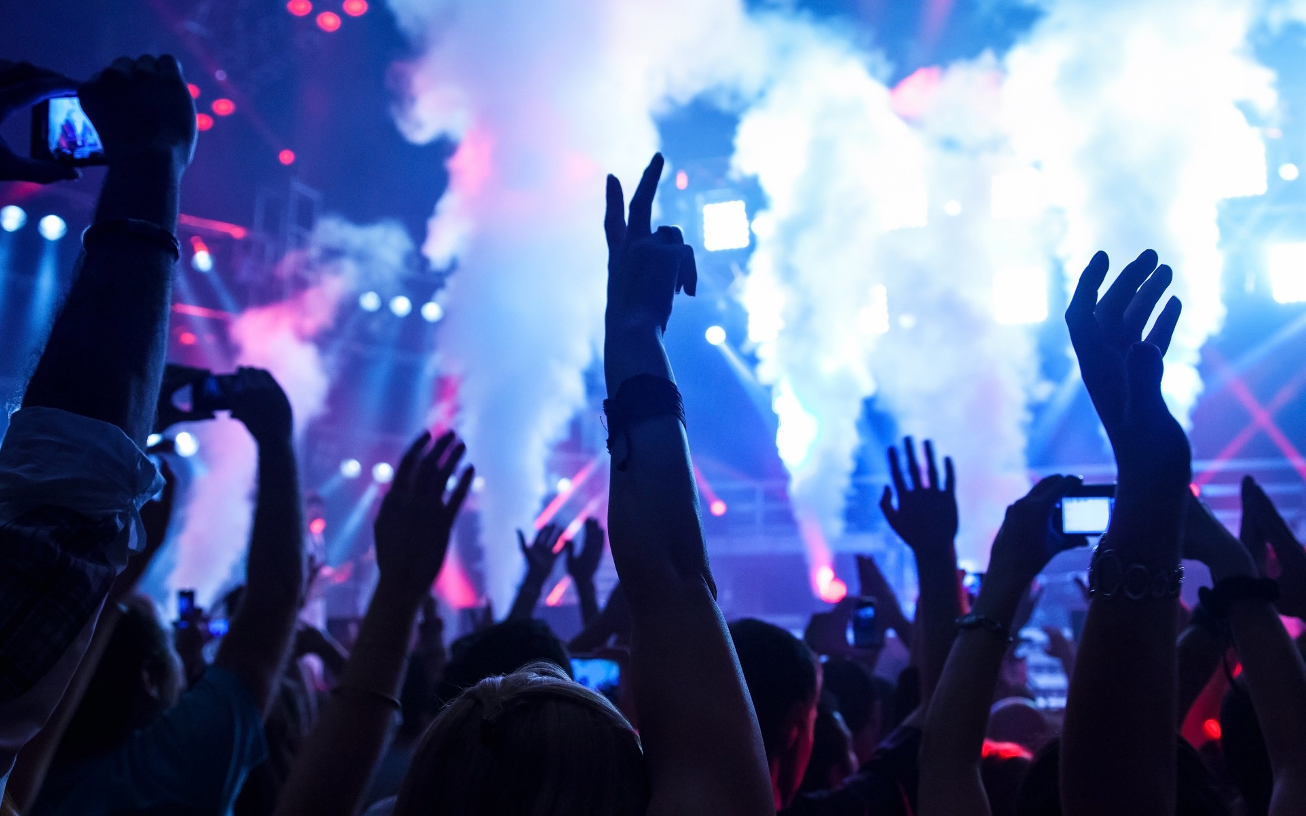 Wallpaper Stage, party, electronica, smoke, people 3840x2160 UHD 4K Picture, Image