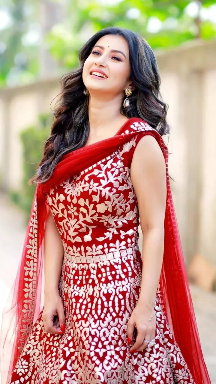 Take fashion cues from Monami Ghosh