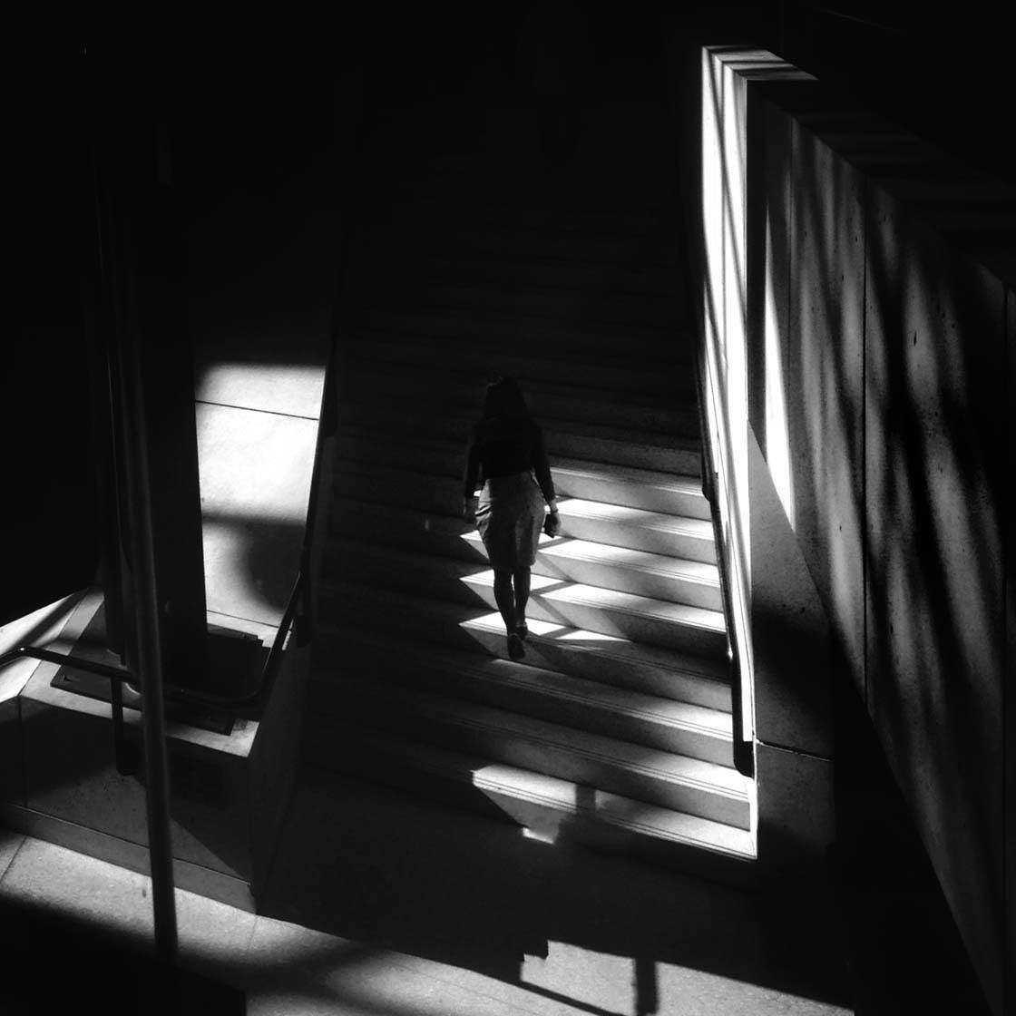 How To Create Intriguing Shadow Photo With Your iPhone