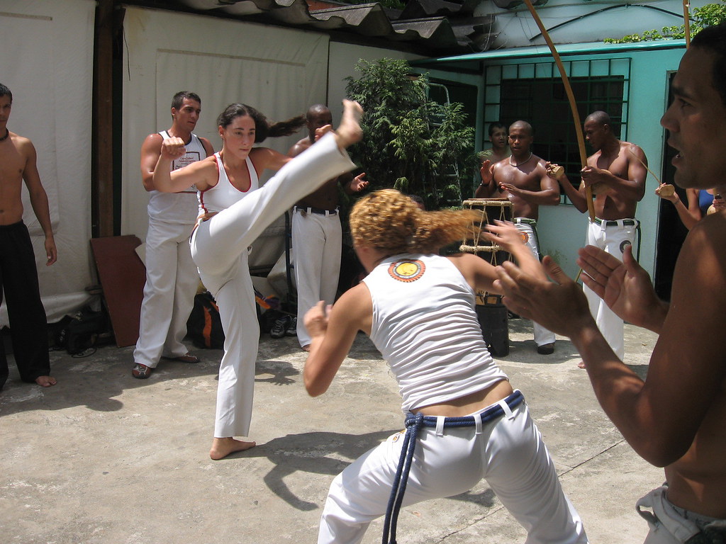 São Paulo CAPOEIRA. Capoeira Entre Mulheres. São Paulo Praç