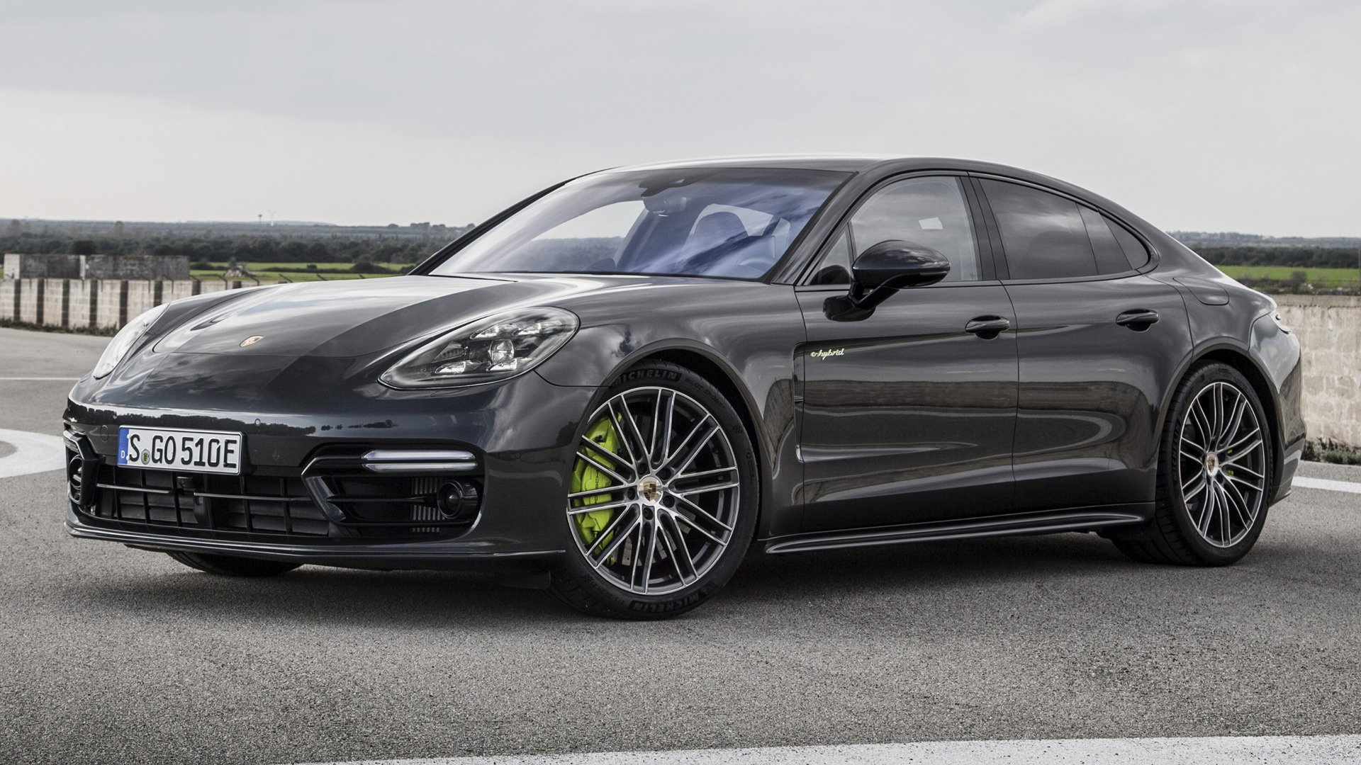Porsche Panamera Turbo S E Hybrid SportDesign Package